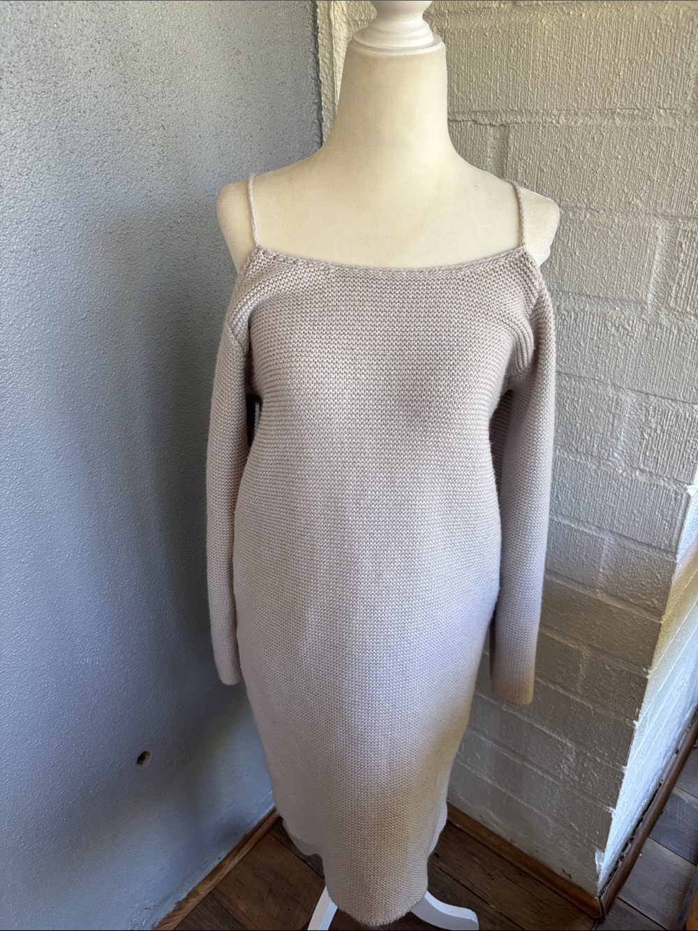 Elliatt Off-the-Shoulder Knit Long Sleeve Sweater Dress sz S
